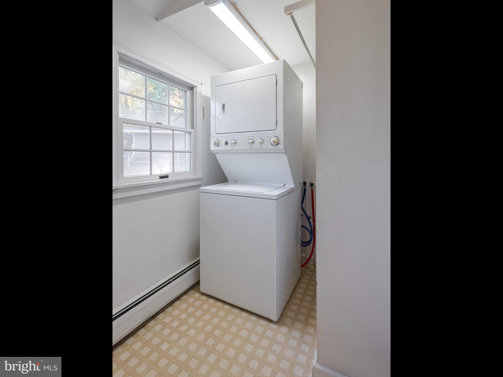 315 Oak Lane West Exton, PA 19341 - Photo 15 of 26 Mudroom/Laundry Room