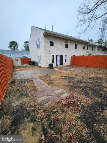 a view of back yard of the house