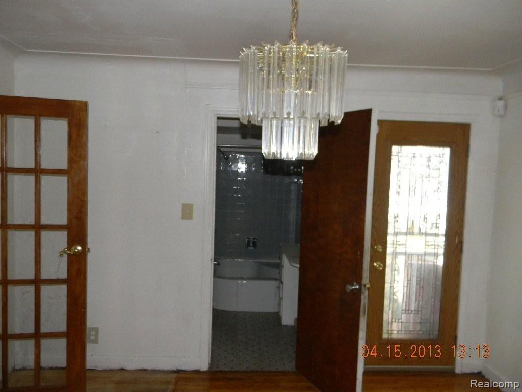 15025 Stahelin Road Detroit, MI 48223 - Photo 7 of 20 DSCN8586.JPG