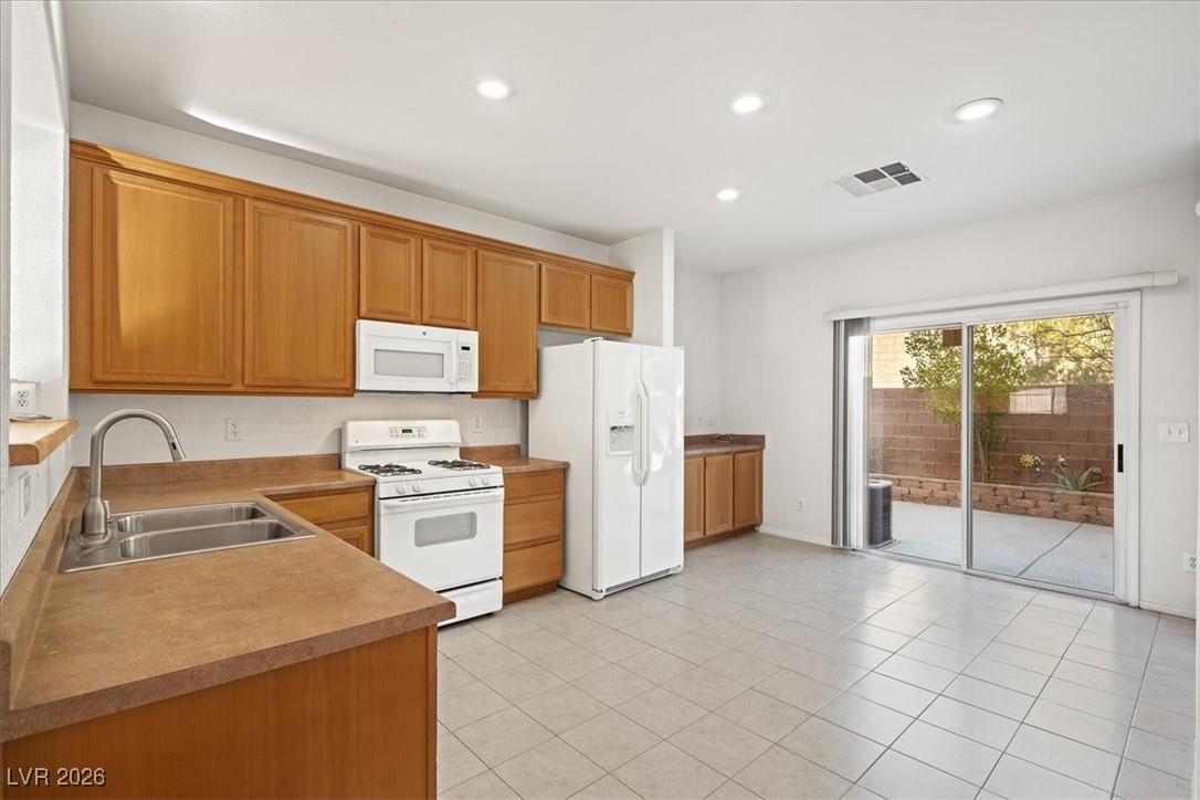 6016 Sombria Ridge Avenue Las Vegas, NV 89139 - Photo 4 of 20