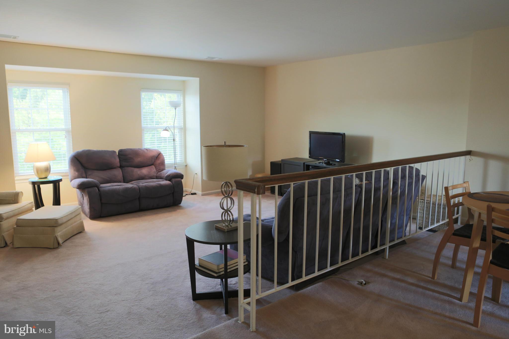6805 Mayfair Road Laurel, MD 20707 - Photo 10 of 22 Living Room
