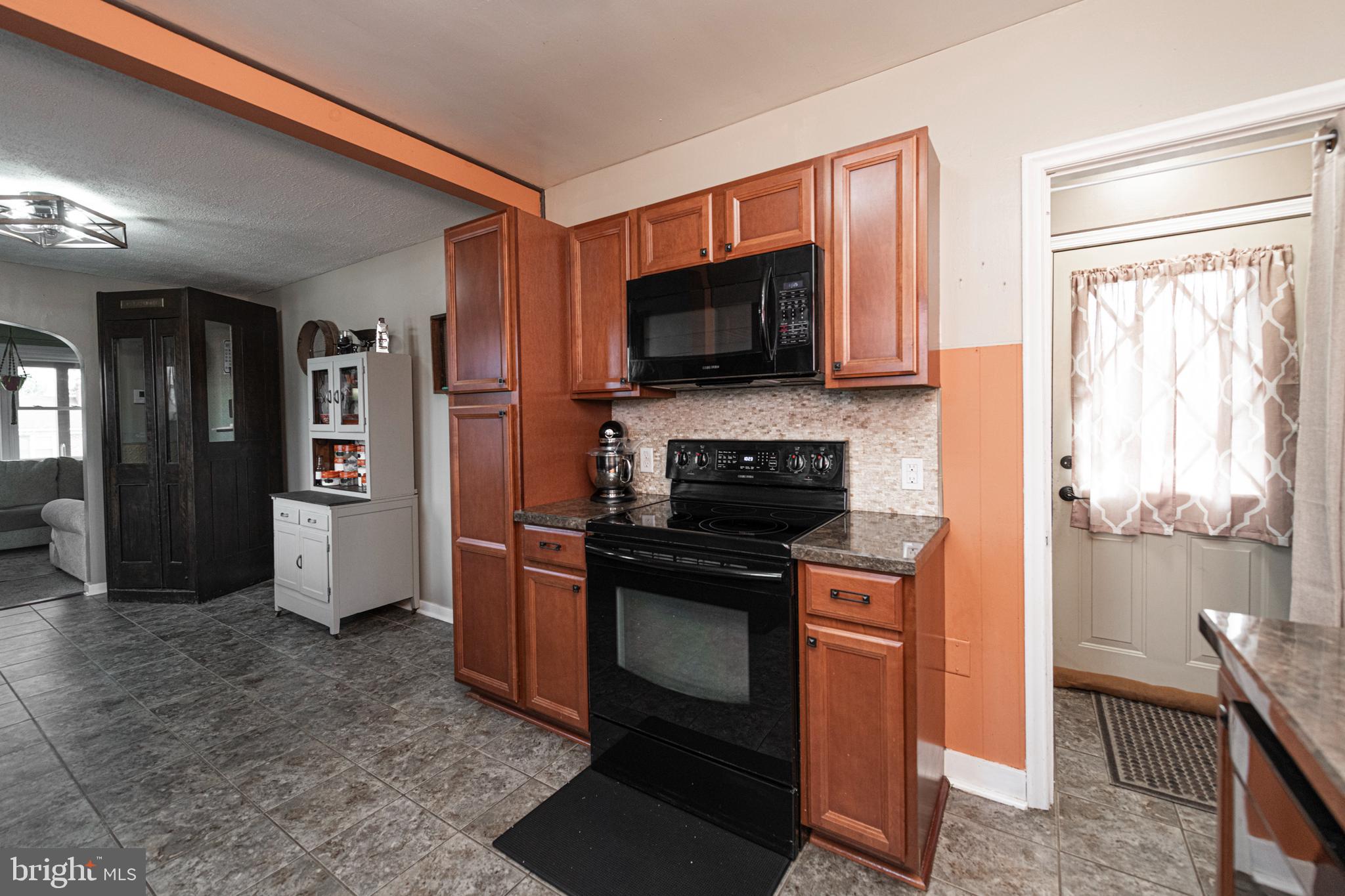 1062 West Meadowbrook Road Pottstown, PA 19465 - Photo 13 of 31