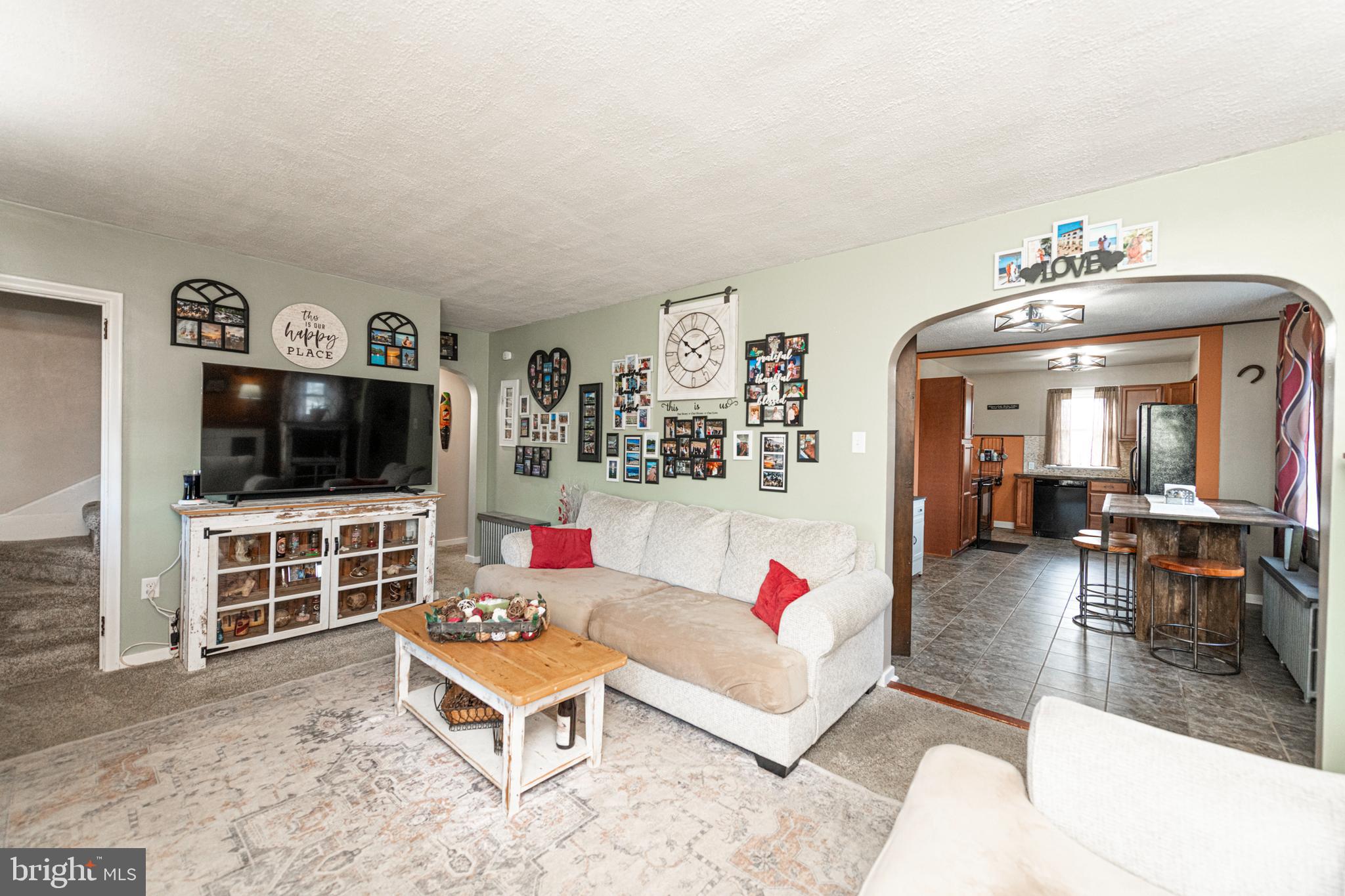 1062 West Meadowbrook Road Pottstown, PA 19465 - Photo 4 of 31