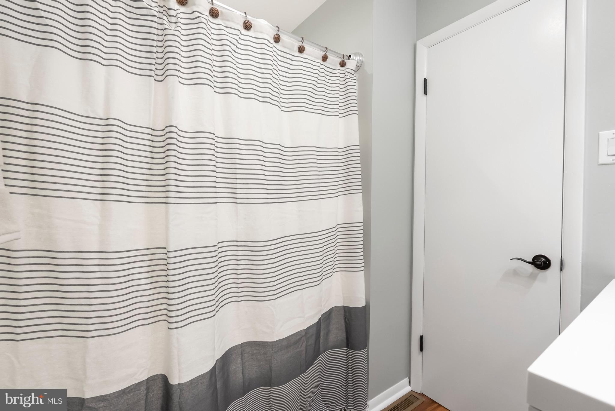 419 Corner Ketch Road Downingtown, PA 19335 - Photo 27 of 53 Tub/shower