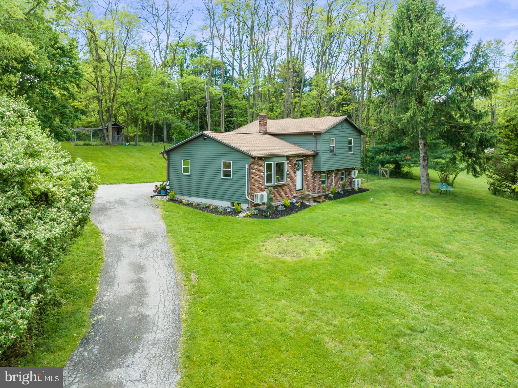 419 Corner Ketch Road Downingtown, PA 19335 - Photo 4 of 53 Plenty of room for parking