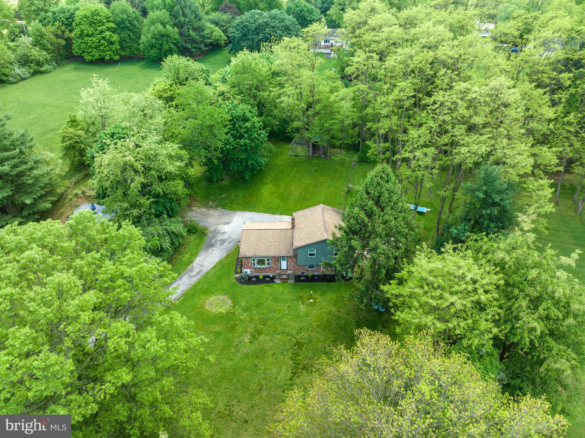 419 Corner Ketch Road Downingtown, PA 19335 - Photo 6 of 53 Lots of privacy