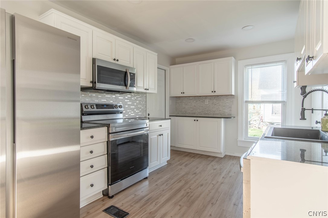 625 Addison Street Watertown, NY 13601 - Photo 12 of 30