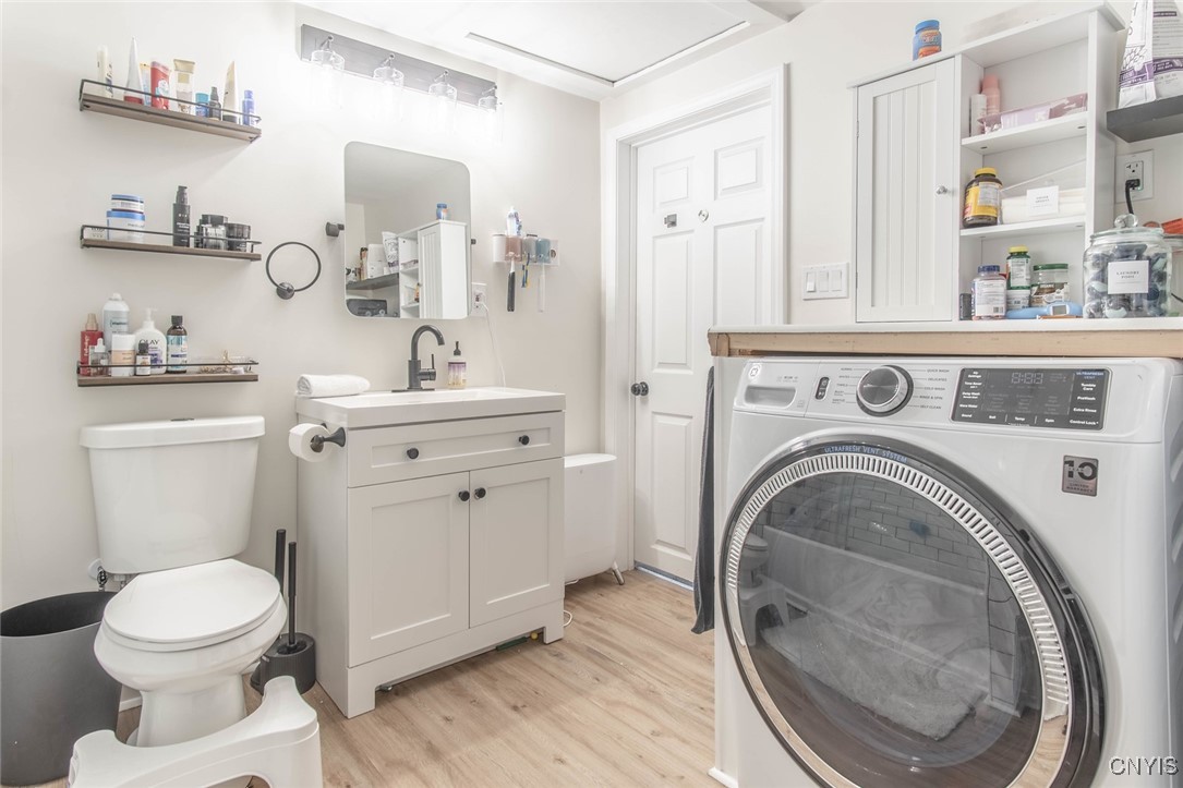 625 Addison Street Watertown, NY 13601 - Photo 21 of 30 primary bathroom