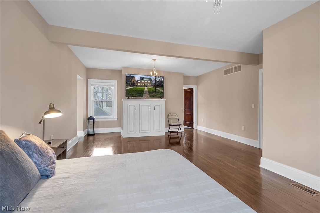 2850 Berkshire Road Cleveland, OH 44118 - Photo 16 of 33 Owner's suite