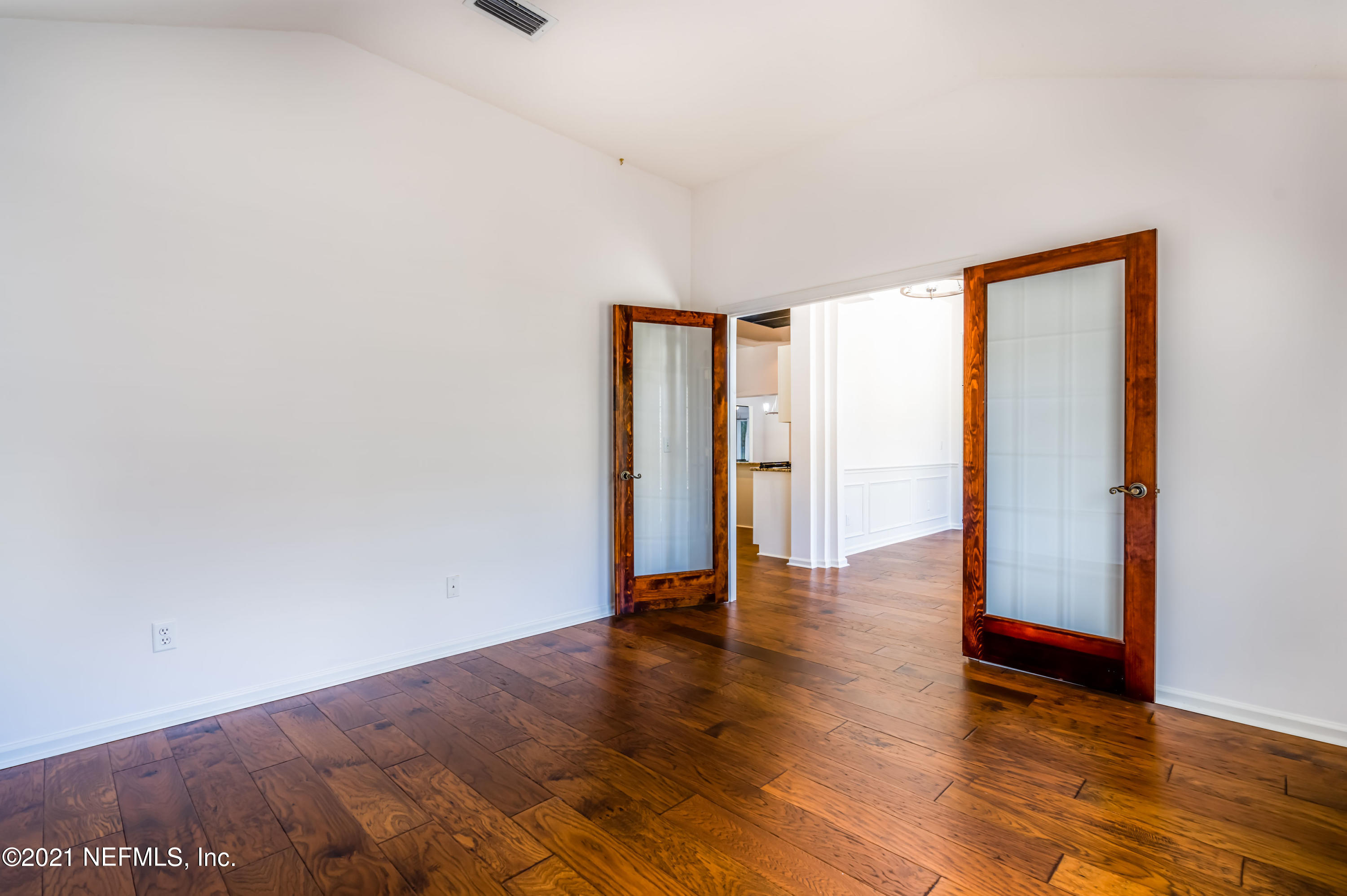 9107 Timberlin Lake Road Jacksonville, FL 32256 - Photo 13 of 38 9107TimberlinLakeRd-DSC07847-2-HDR-Edit