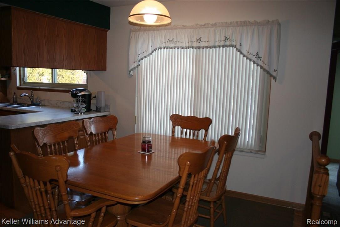 42477 Saltz Road Canton, MI 48187 - Photo 7 of 30 Spacious breakfast room has hardwood floors.