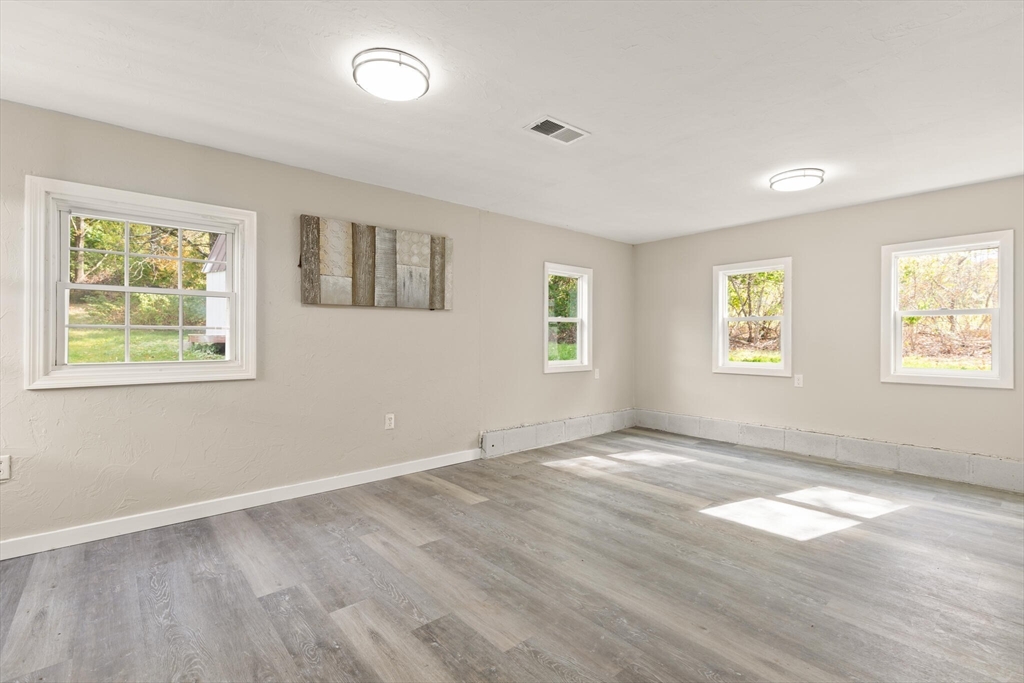36 Finlay Road Sturbridge, MA 01518 - Photo 17 of 29
