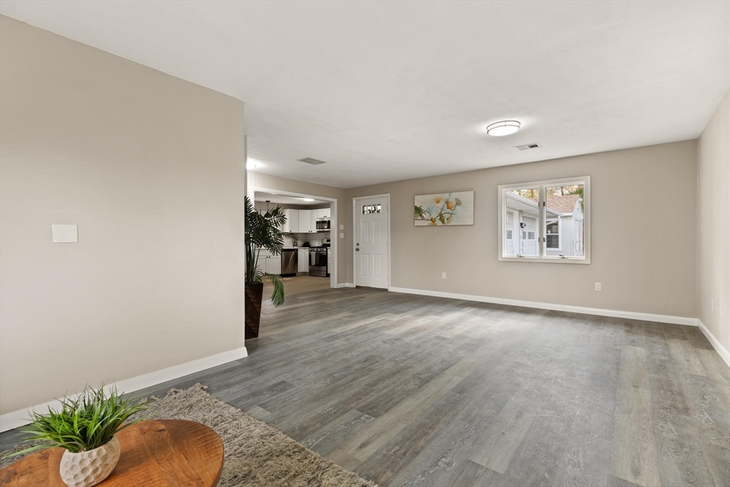36 Finlay Road Sturbridge, MA 01518 - Photo 8 of 29