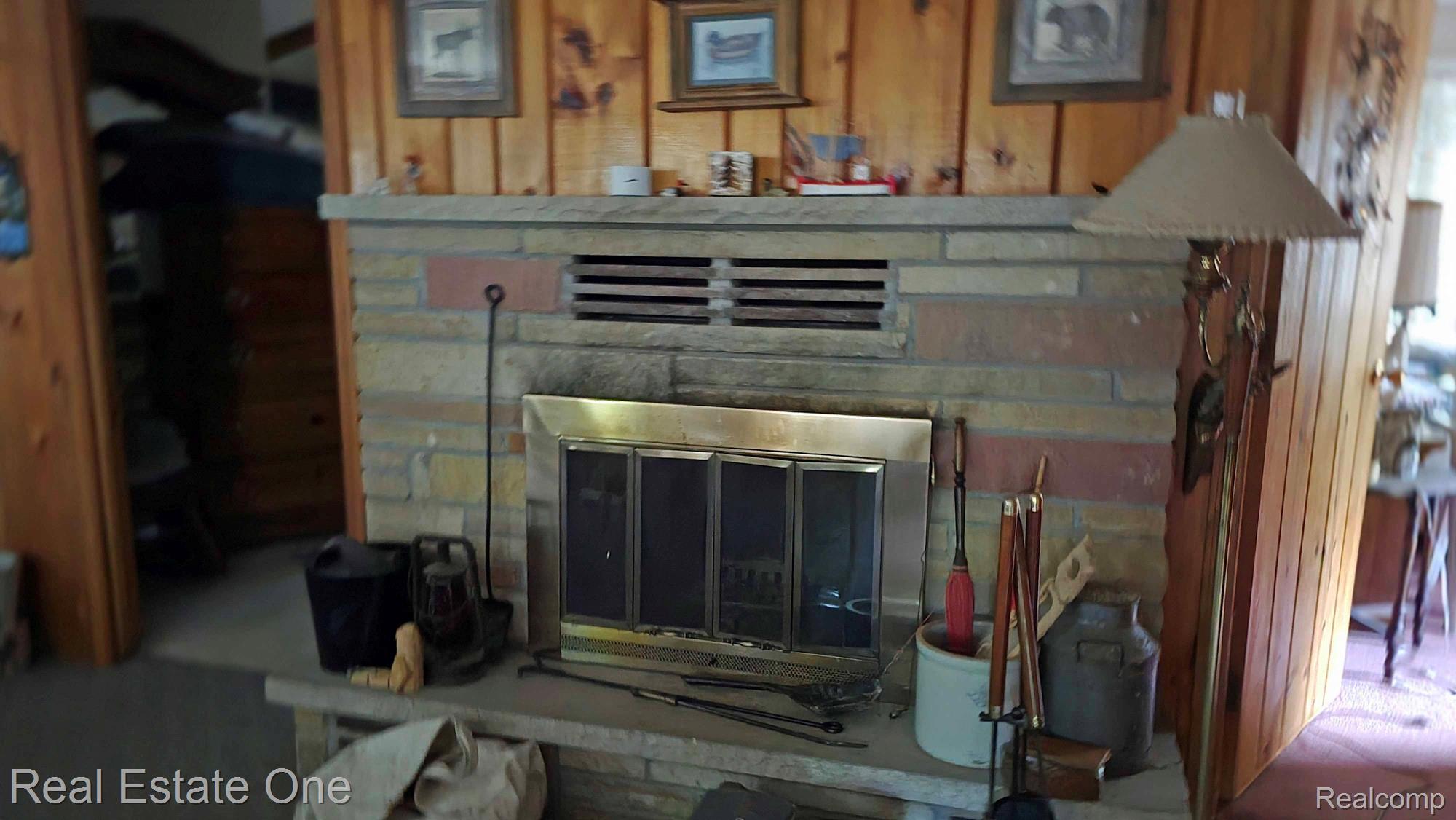 4233 Pheasant Road Lincoln, MI 48742 - Photo 7 of 19 Living Area