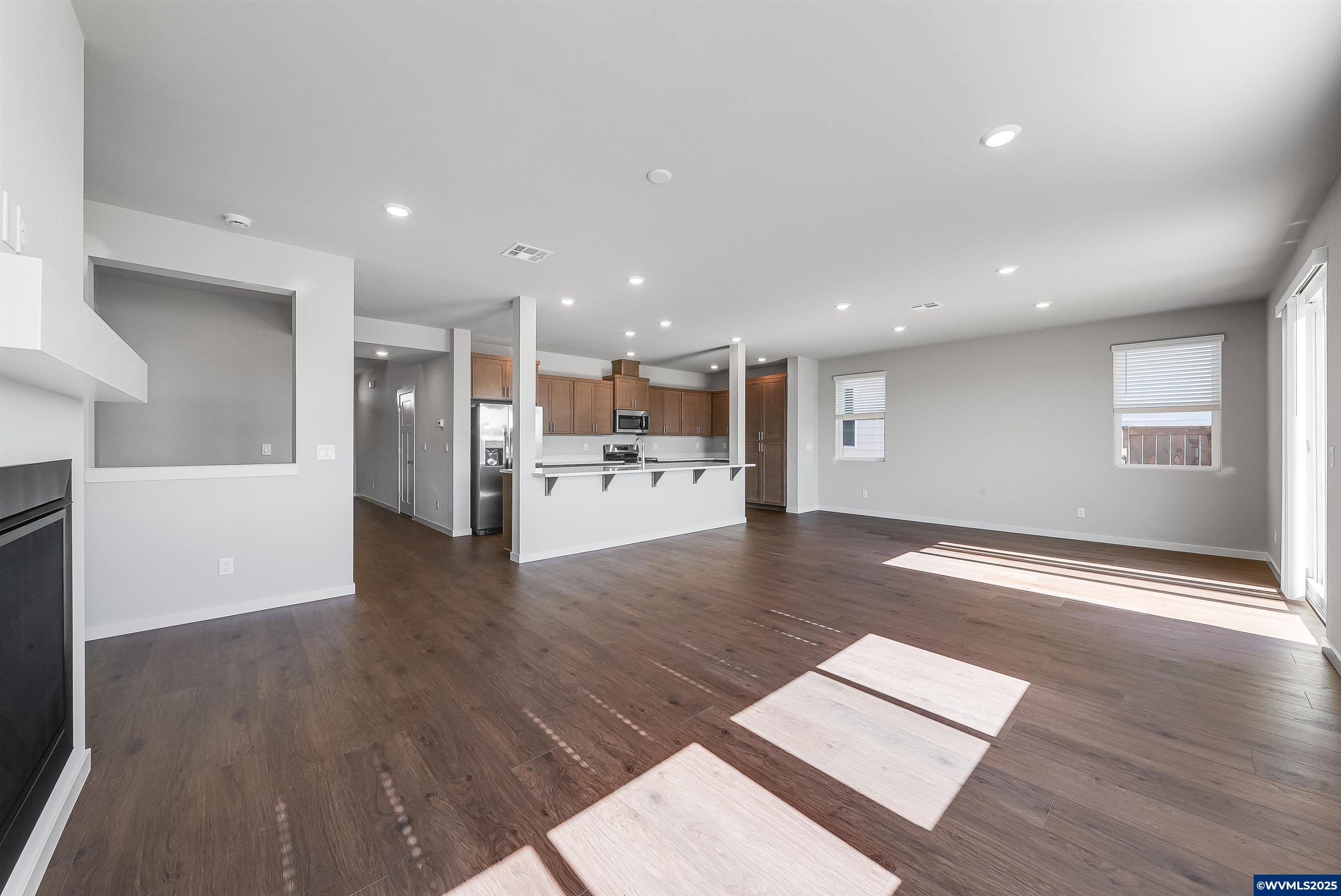 5879 Bainbridge Road Eugene, OR 97402 - Photo 4 of 13