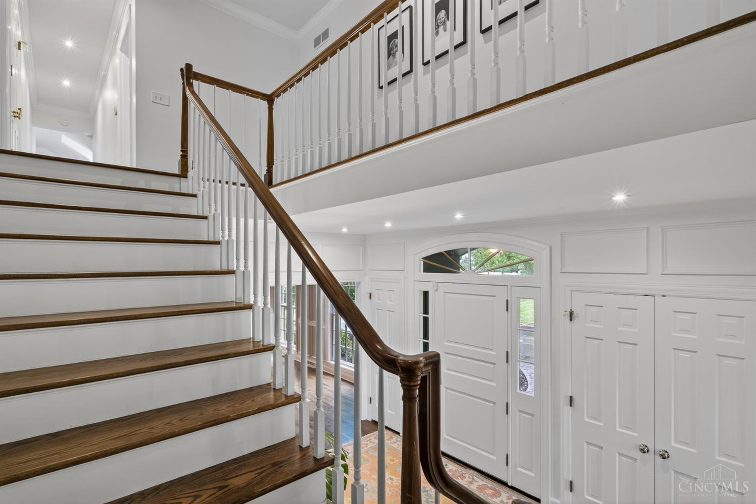 5055 Drake Road Cincinnati, OH 45243 - Photo 16 of 45
