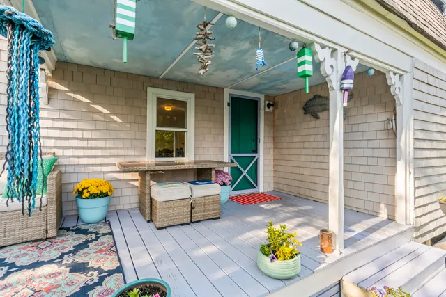 $379,500 | 6 Kane Lane, Harpswell, ME 04079