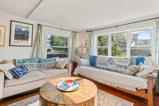 $379,500 | 6 Kane Lane, Harpswell, ME 04079