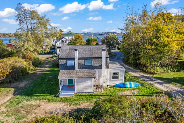 $379,500 | 6 Kane Lane, Harpswell, ME 04079