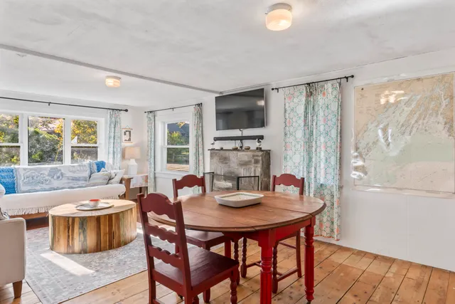 $379,500 | 6 Kane Lane, Harpswell, ME 04079