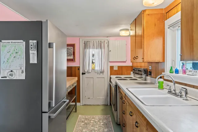 $379,500 | 6 Kane Lane, Harpswell, ME 04079