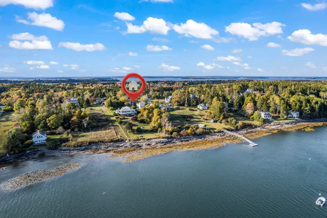 $379,500 | 6 Kane Lane, Harpswell, ME 04079