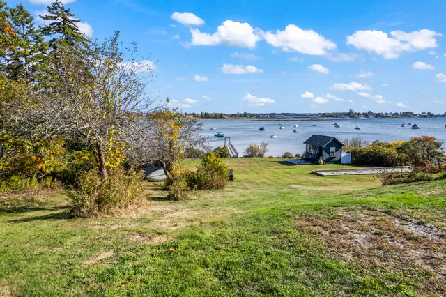 $379,500 | 6 Kane Lane, Harpswell, ME 04079