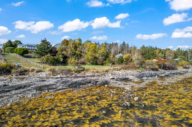 $379,500 | 6 Kane Lane, Harpswell, ME 04079