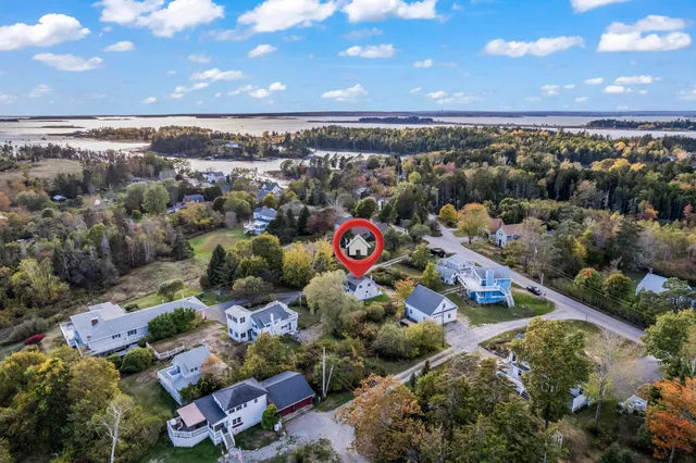 $379,500 | 6 Kane Lane, Harpswell, ME 04079