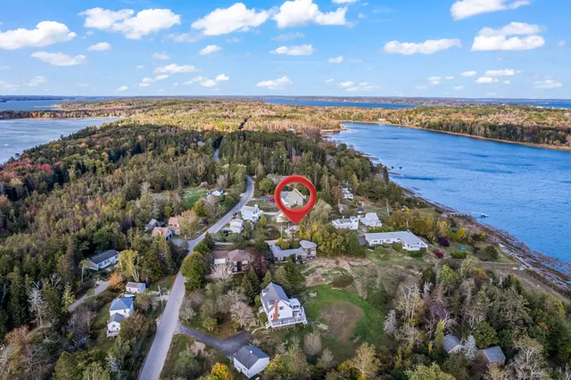 $379,500 | 6 Kane Lane, Harpswell, ME 04079
