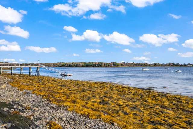 $379,500 | 6 Kane Lane, Harpswell, ME 04079