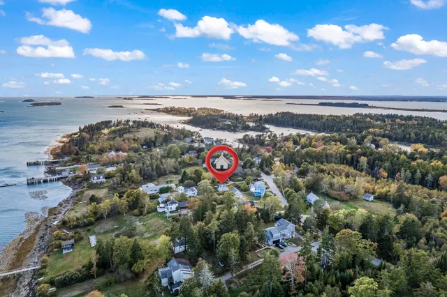 $379,500 | 6 Kane Lane, Harpswell, ME 04079