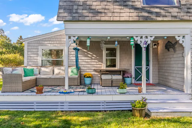 $379,500 | 6 Kane Lane, Harpswell, ME 04079