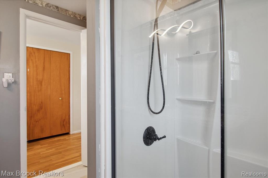 30244 Barwell Road Farmington Hills, MI 48334 - Photo 26 of 44