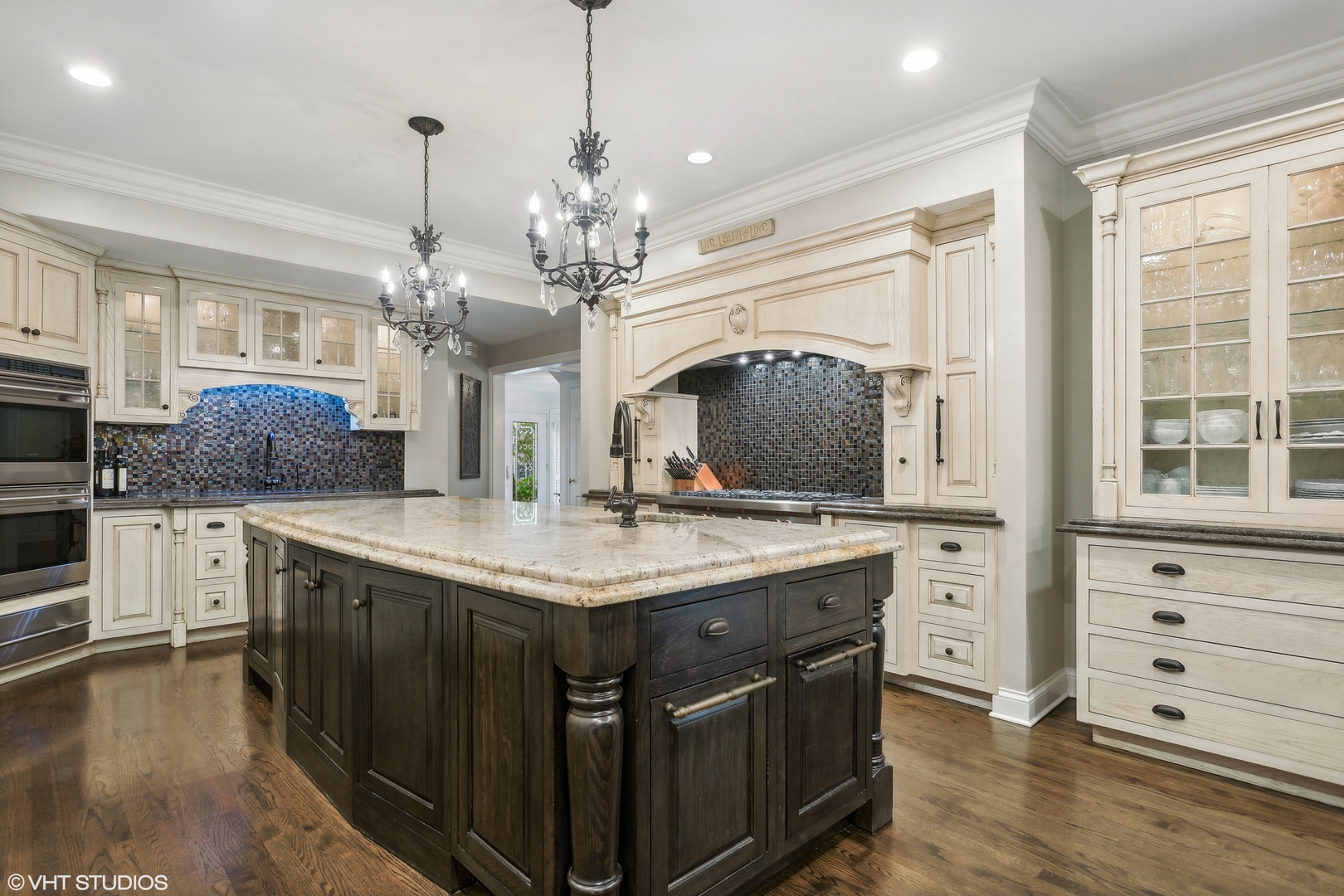 4 Charleston Road Hinsdale, IL 60521 - Photo 6 of 40 Gallery Image 6
