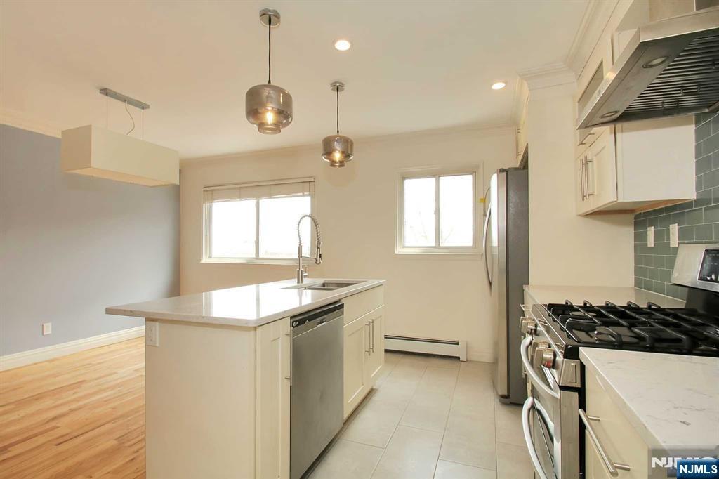 35 A Edgewater Place Edgewater, NJ 07020 - Photo 8 of 23