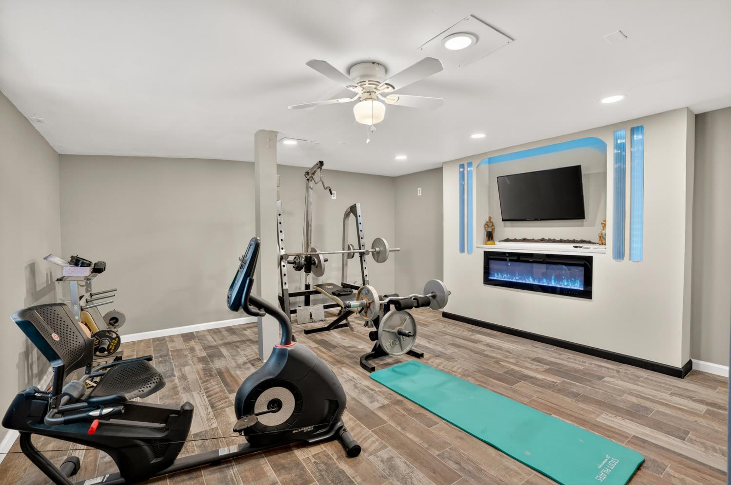 12900 Ivie Road Herald, CA 95638 - Photo 23 of 85 South wing gym/bedroom option