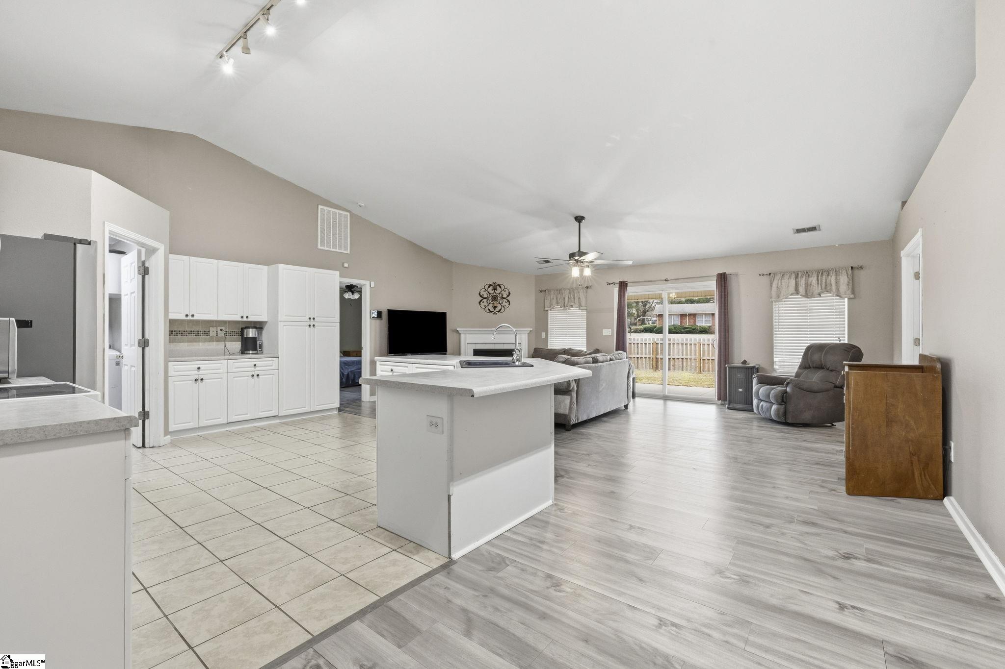 642 Hunters Lane Anderson, SC 29625 - Photo 3 of 30