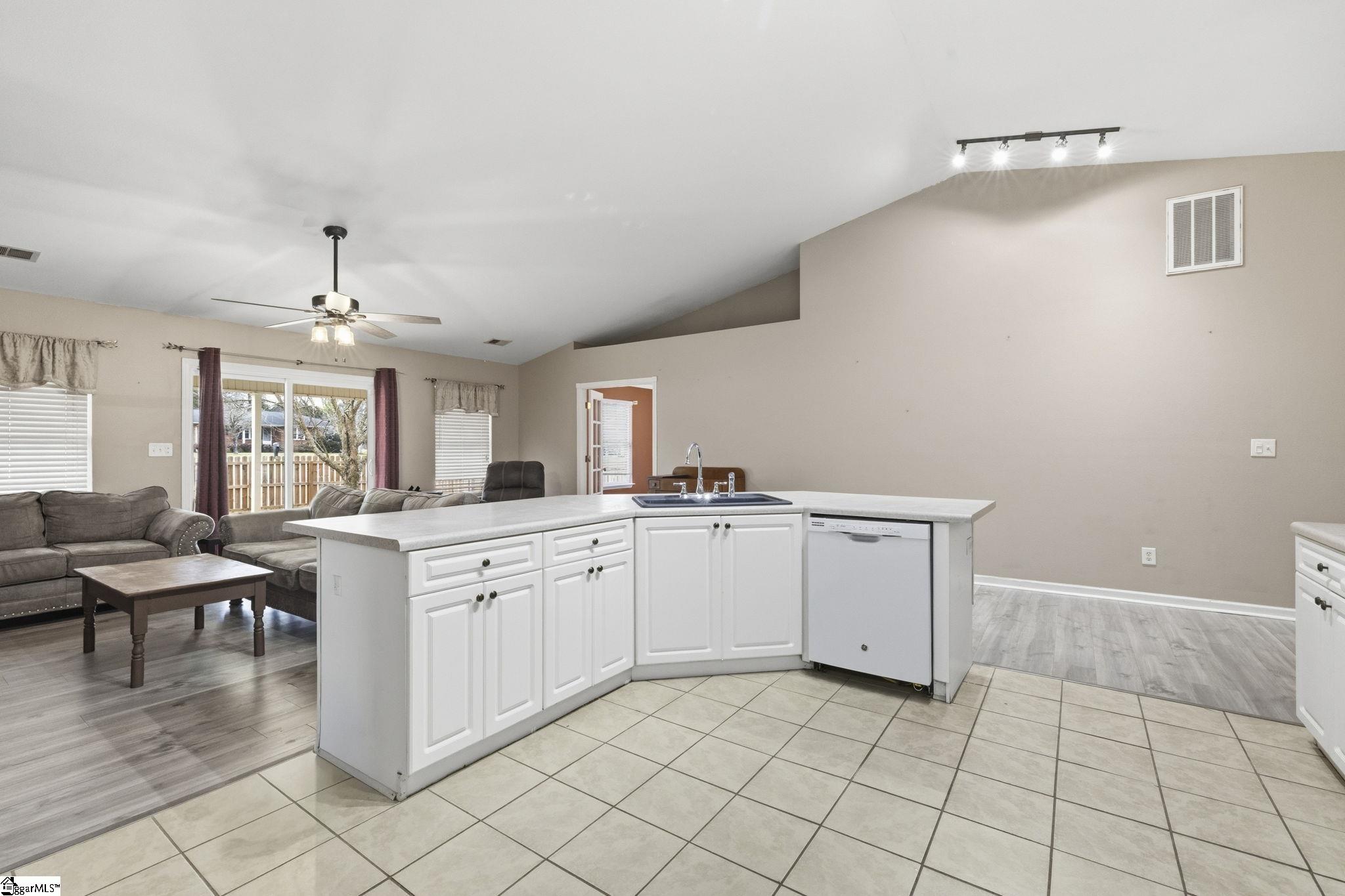 642 Hunters Lane Anderson, SC 29625 - Photo 7 of 30