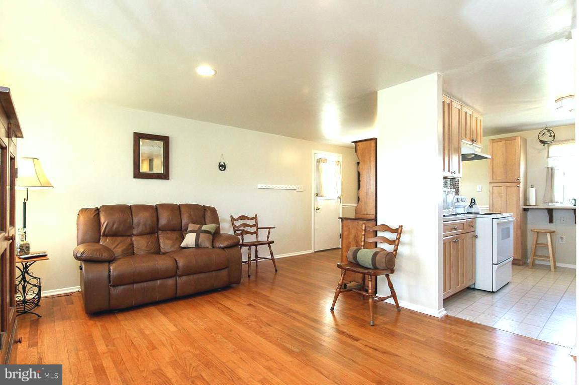 10478 Messick Road Midland, VA 22728 - Photo 11 of 20 Interior (General)