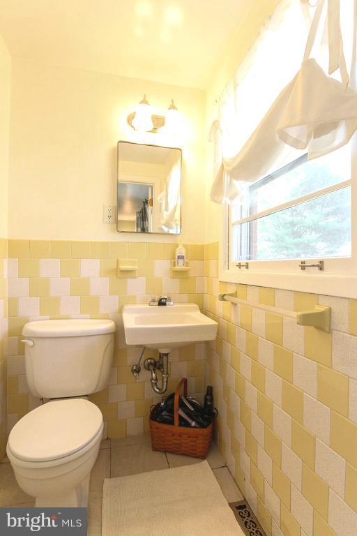 10478 Messick Road Midland, VA 22728 - Photo 16 of 20 Bath (Master)