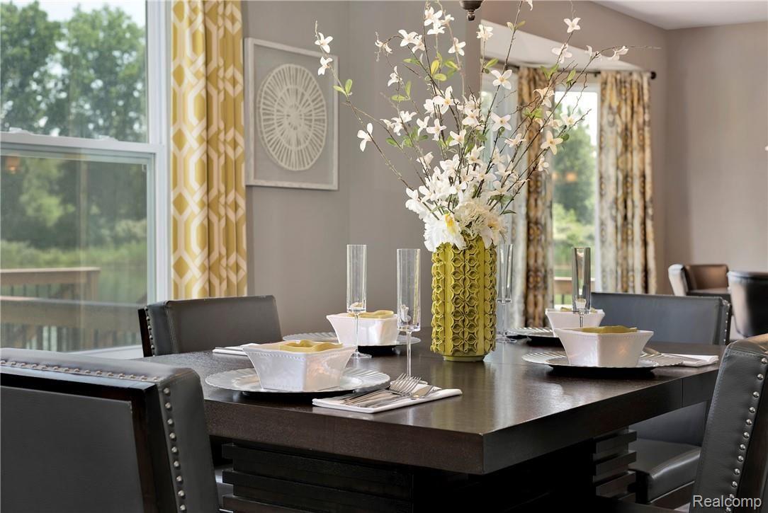 13635 Stamford Road Belleville, MI 48111 - Photo 11 of 40 Dining Room 2