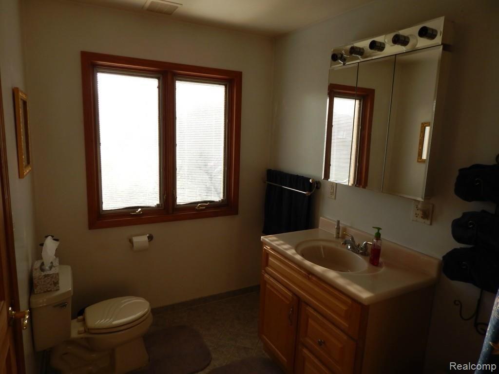 9219 Newburgh Road Livonia, MI 48150 - Photo 22 of 54 DSCN0056.jpg