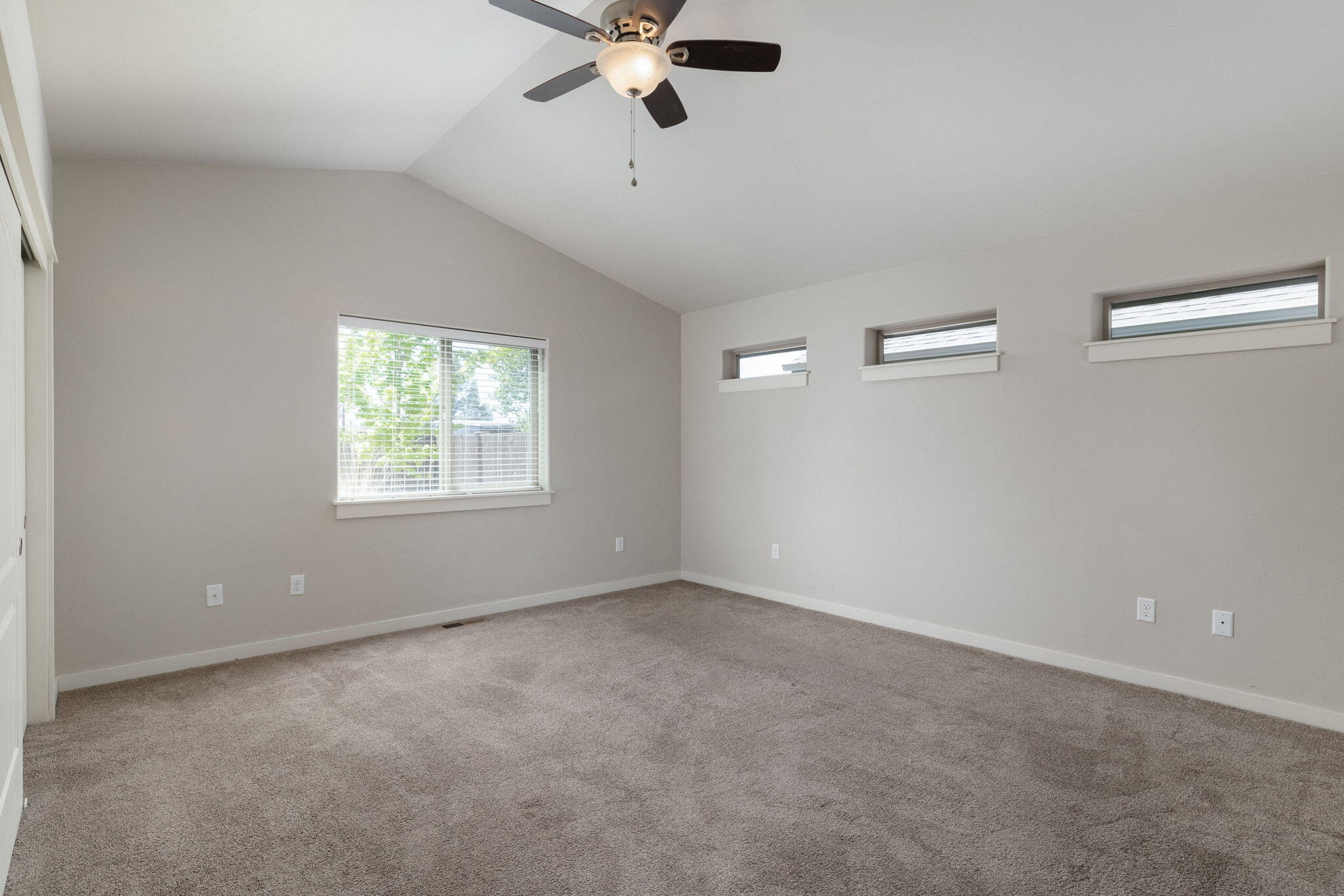 21189 Capella Place Bend, OR 97702 - Photo 17 of 31