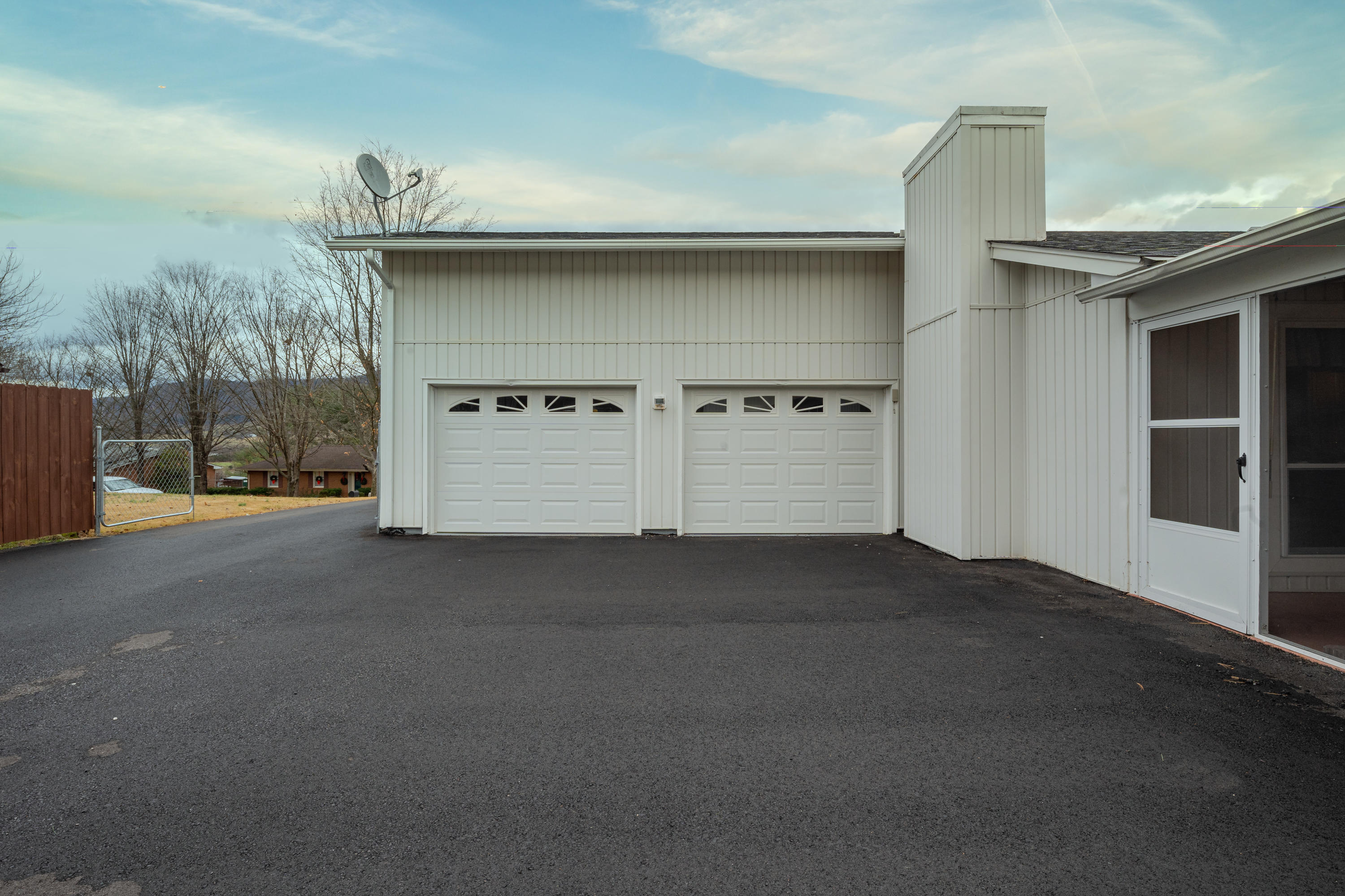 5016 Harvest Ridge Road Roanoke, VA 24019 - Photo 16 of 18 2 Car Garage