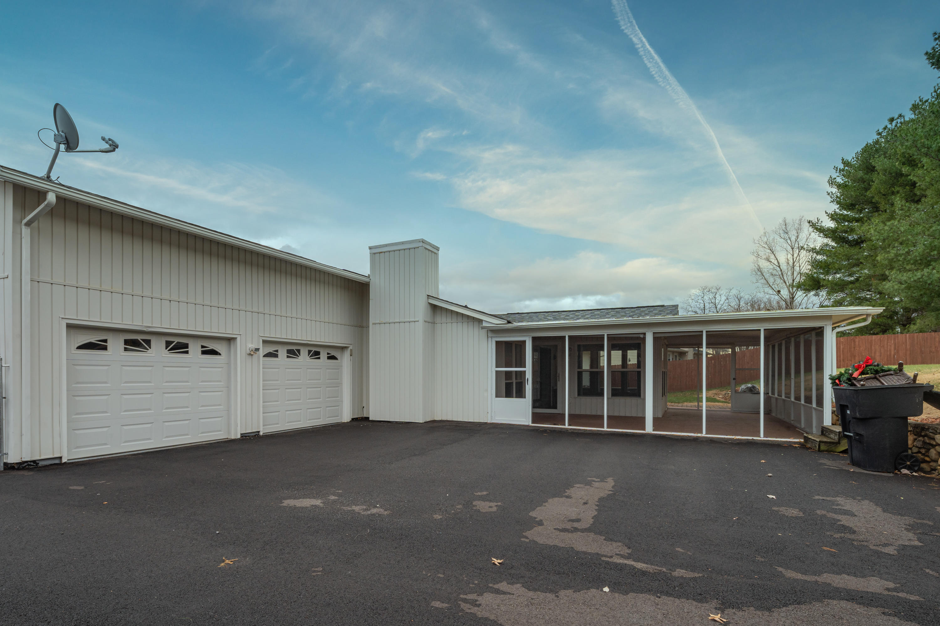 5016 Harvest Ridge Road Roanoke, VA 24019 - Photo 17 of 18 2 Car Garage