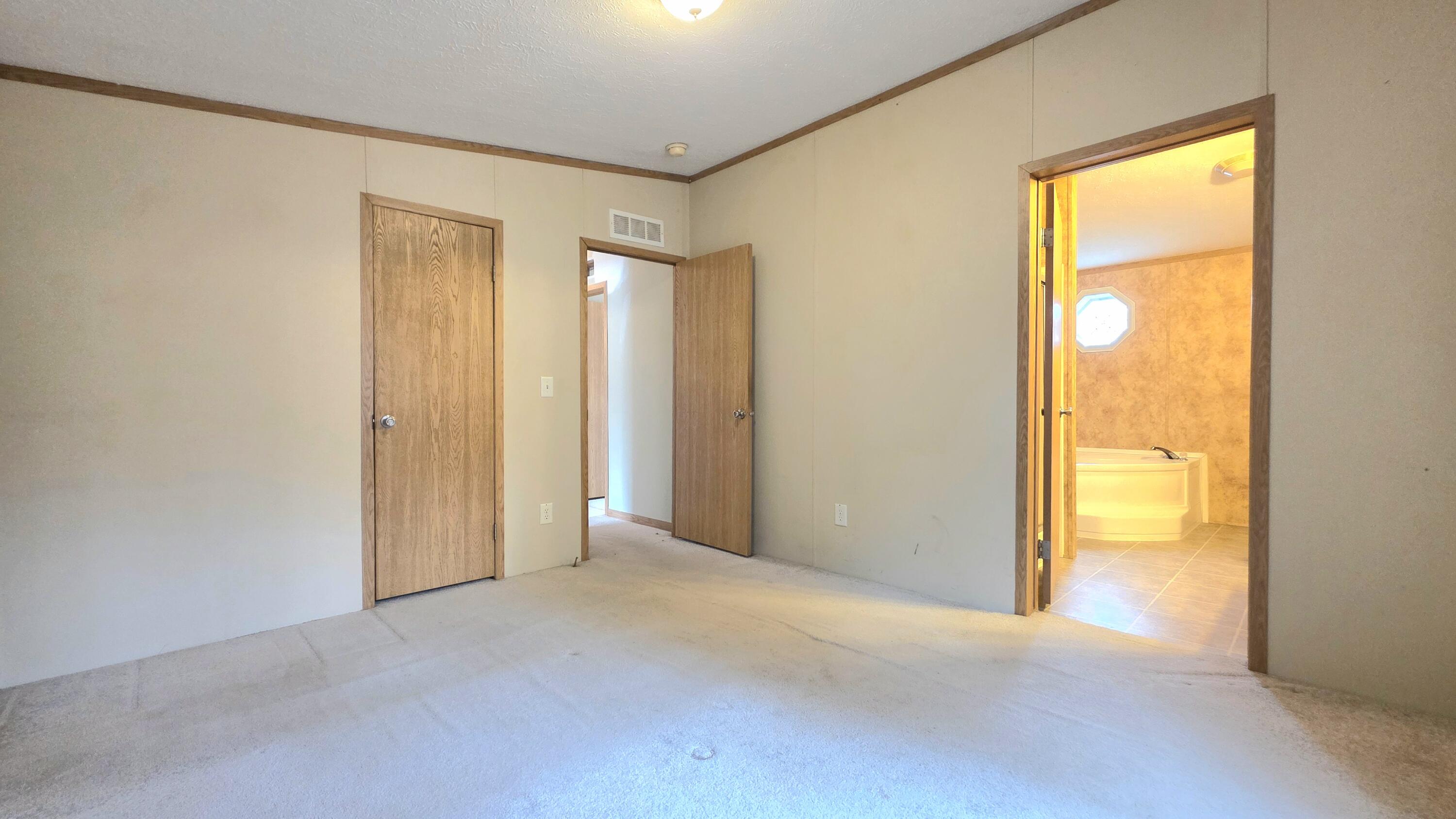 316 West Michigan Avenue, Unit 28 Clinton, MI 49236 - Photo 13 of 22 20260304_124118