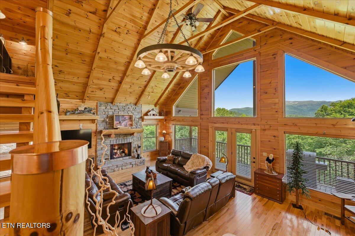 2732 Cayanne Road Cosby, TN 37722 - Photo 10 of 55 Living Room