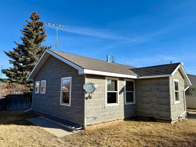 $197,000 | 404 East Saratoga Street, Saratoga, WY 82331