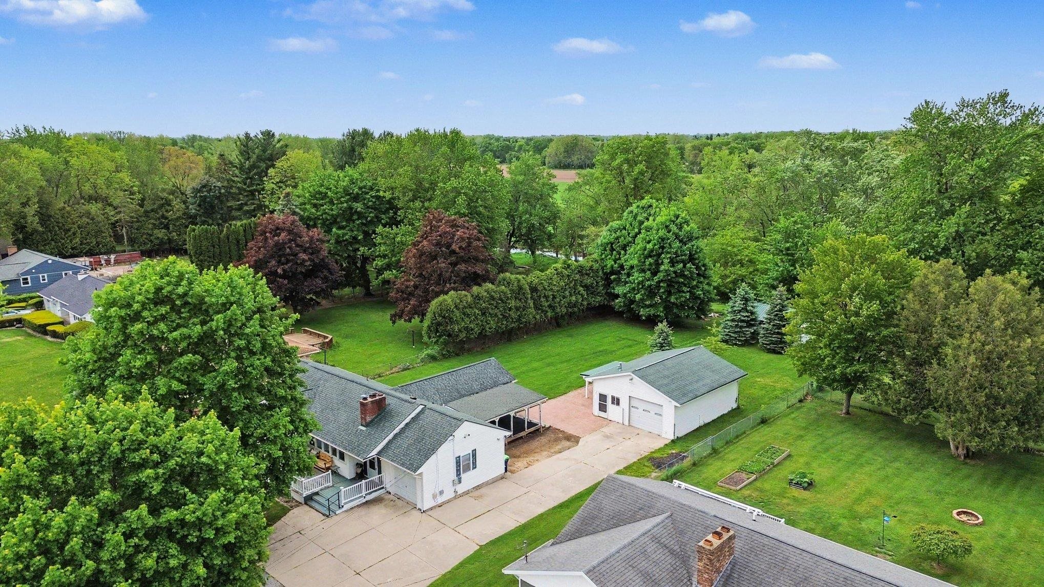 2861 Midland Road Saginaw, MI 48603 - Photo 3 of 30